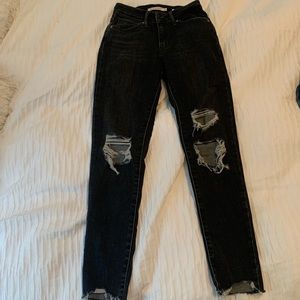 Black skinny Levi jeans